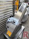 bild_JAC ZIP Br�tchen- bzw. Baguetteschneidemaschine