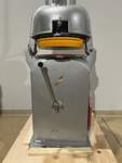 bild_Br�tchenpresse Sinmag SM 4-30 Halbautomat