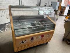Eisvitrine