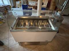 Anzeigenbild zu Eisvitrine