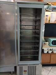 Tiefkühlschrank
