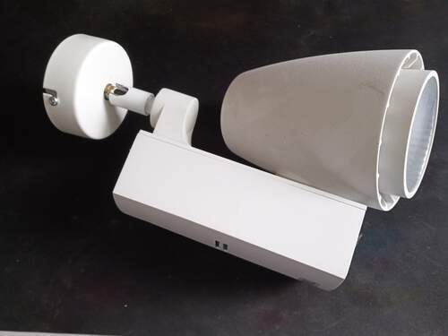 LED Aufbauleuchte weiß, Fabr. BARGA als Gebrauchtware kaufen Aufbauleuchte