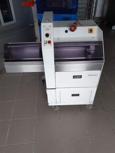 Hauptbild zu Brotschneidemaschine
