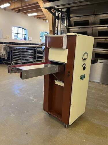 Hauptbild zu Geb�ckformmaschine