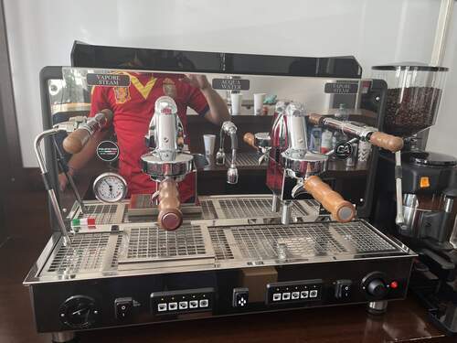 Siebträger Kaffeemaschine LA Nuova ERA G.A als Gebrauchtware kaufen Kaffeemaschine