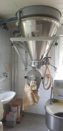 AT Siloanlage mit 3 Edelstahlbehältern Hauptbild zu Mehlsilo
