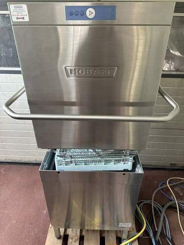 Hobart Haubenspülmaschine AUXXS-31 als Gebrauchtware kaufen Spülmaschine