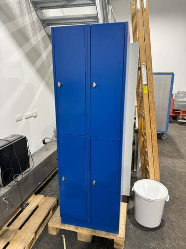 Umkleideschrank