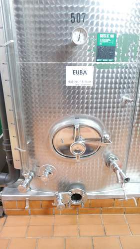 Weintank 30.000 Liter kubisch, stehend aus V2 Weintank