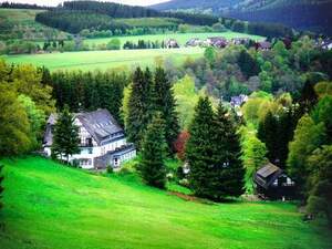 KAPITALANLAGE: Vielseitiges HOTEL & APPARTEMENT HAUS im Land