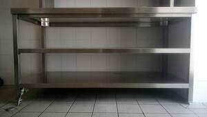 Arbeitstisch aus Edelstahl 1,6m