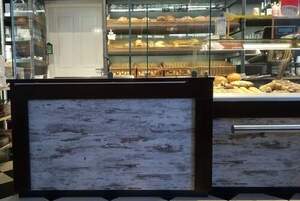 Bckereitheke mit Khl- und heier Theke