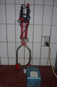 Bet�ubungszange f�r Schweine - Schafe 220 Volt