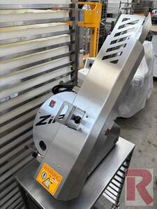 JAC ZIP Br�tchen- bzw. Baguetteschneidemaschine