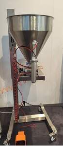 F�ll- und Dosiermaschine BELLIFT 670