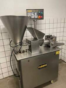 Form- und F�llmaschine ANKO HLT-700XL