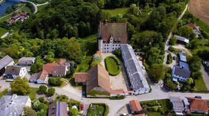 Bayern - Renaissance Schloss mit Hotel und Restaurant