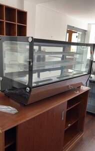 K�hlvitrine