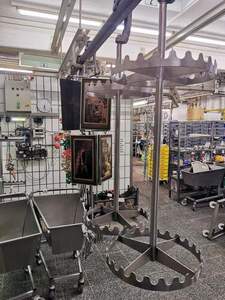 Hngegestelle fr Rohrbahn (Doppelstock)