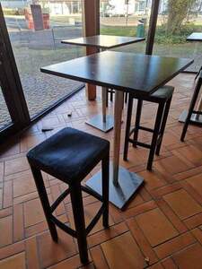 Stehtische Nussbau - Edelstahl von Go in mit 4 Barhocker