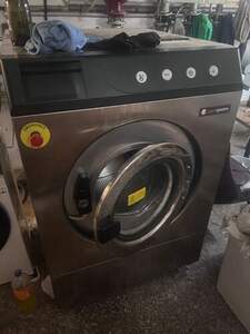 Packet-Angebot: 25 kg Waschmaschine + 50kg Trockner + Mangel